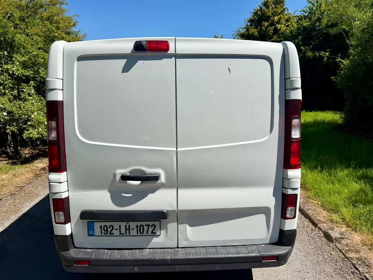 2019 Renault Trafic Sport SWB Low Mileage - Image 4