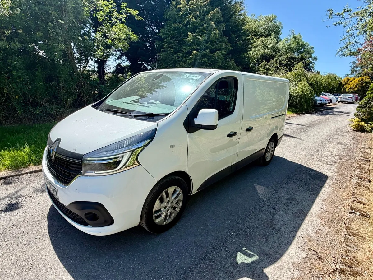 2019 Renault Trafic Sport SWB Low Mileage - Image 2
