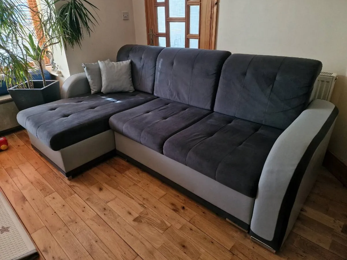 Corner sofa bed - Image 1