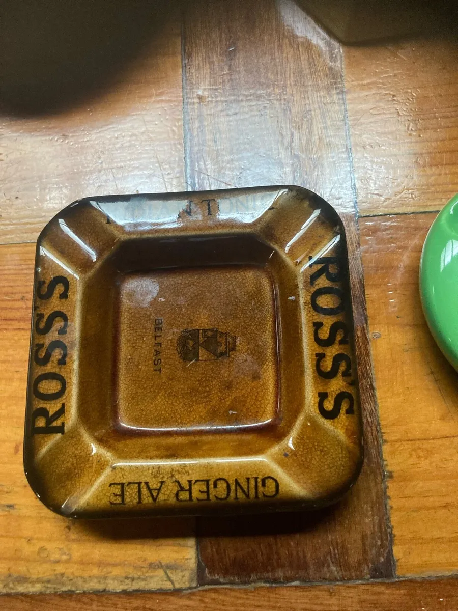 Pub memorabilia - Image 3