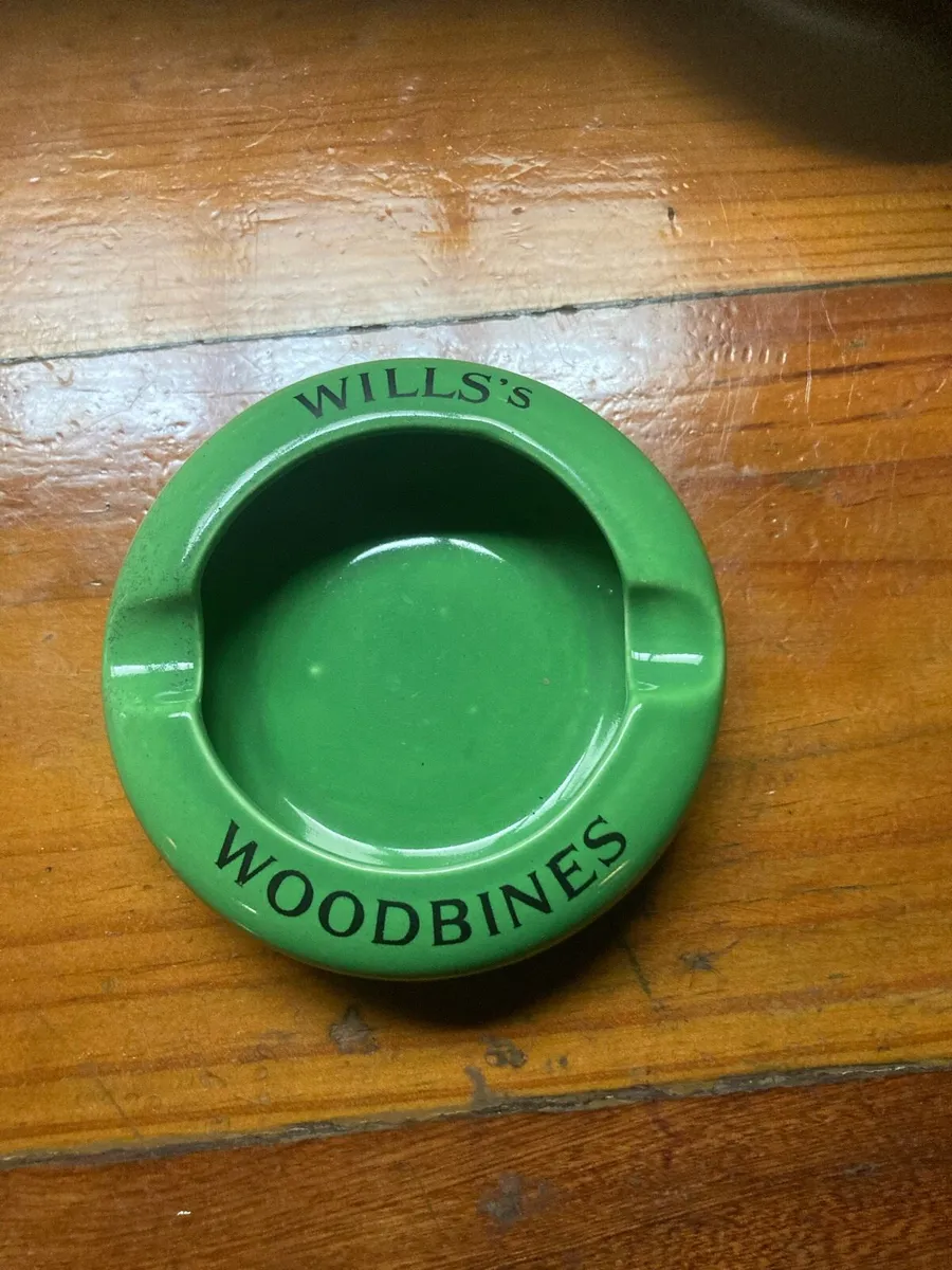 Pub memorabilia - Image 4
