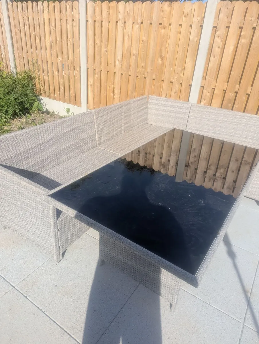 Garden furniture - Image 1