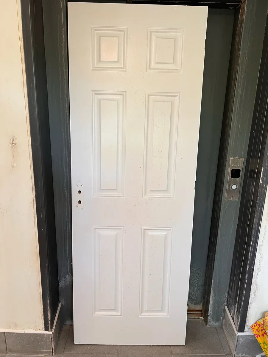 White internal door 198 x 71 cm