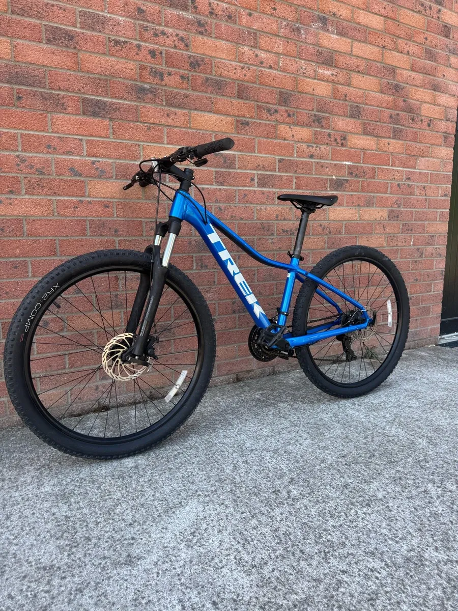 Trek Marlin 4 27.5” MTB - Image 2