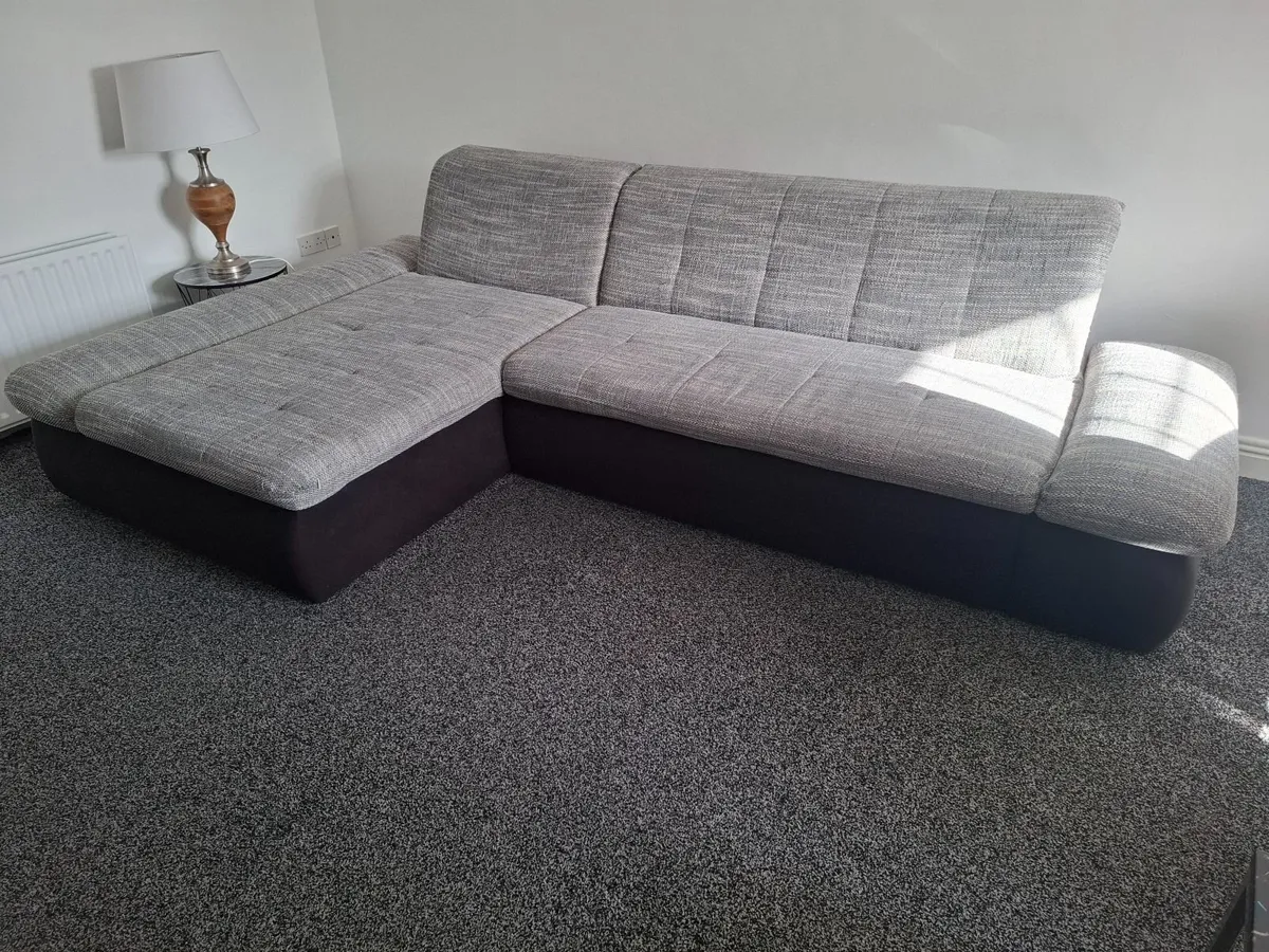 Corner sofabed - Image 1
