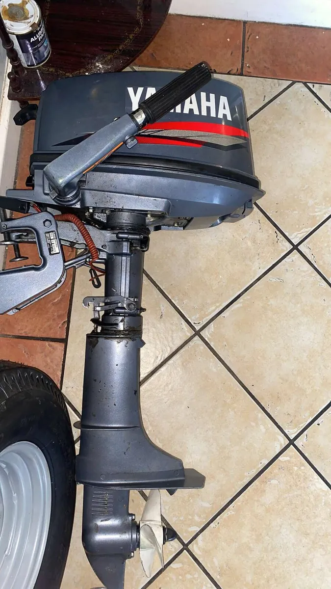 Boat trailer and engine - Image 2
