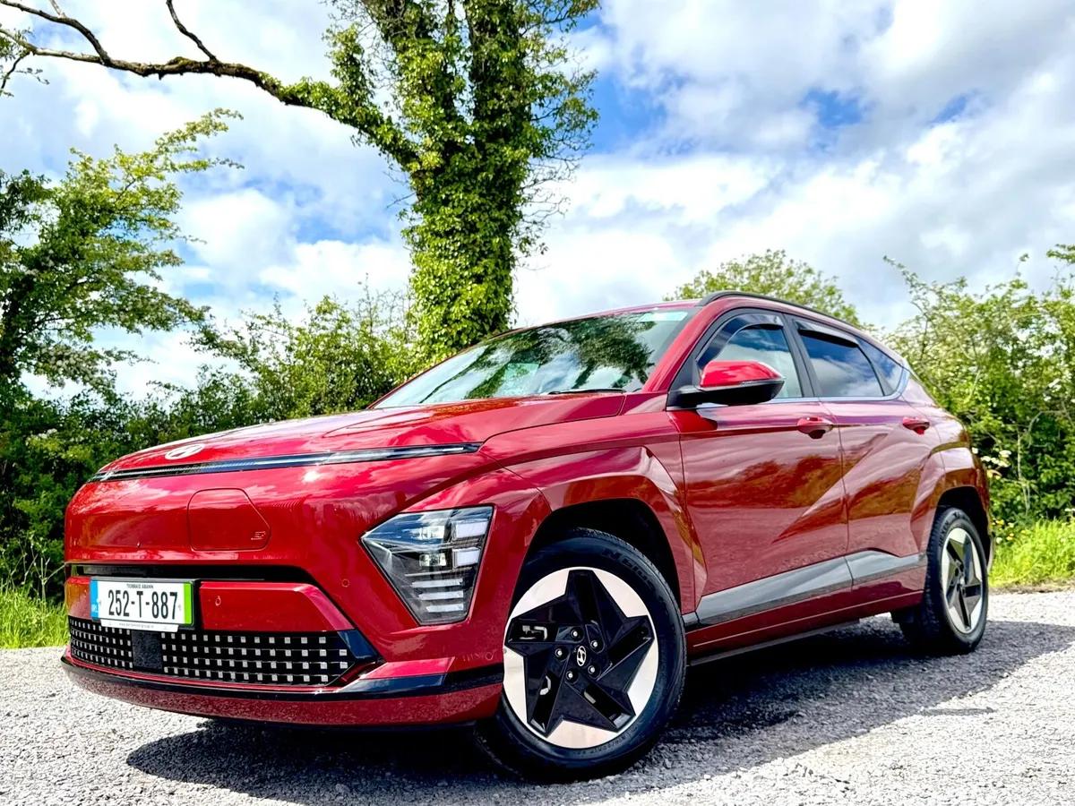 2025 Hyunday Kona Platinum 65 KWH *High Spec* - Image 3