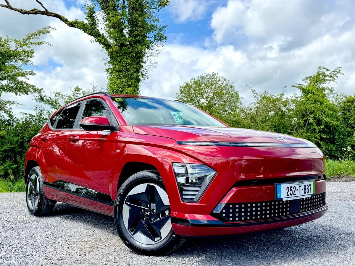 2025 Hyunday Kona Platinum 65 KWH *High Spec* - Image 2