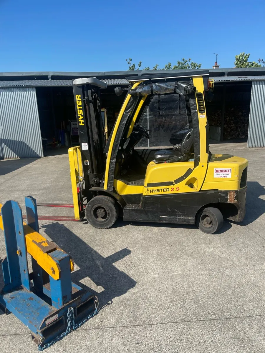 Forklift & attachments - Image 3
