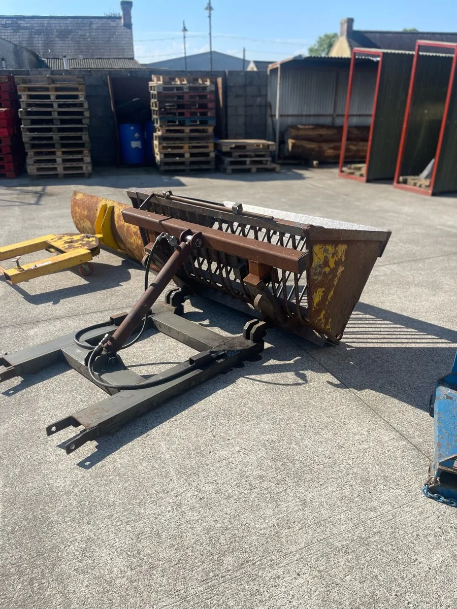 & attachments - Image 2