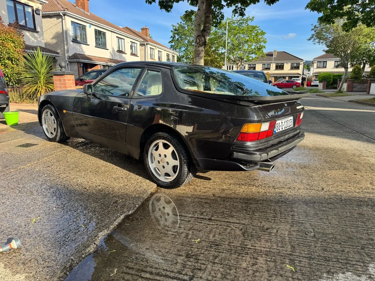 Porsche 944S - Image 4