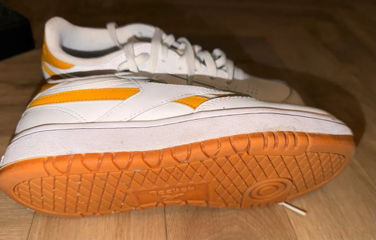 Reebok Club C ladies runners - Image 2