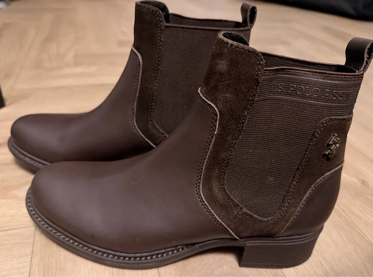 US Polo Brown Chelsea Boots - Image 1