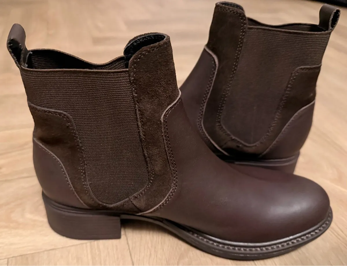 US Polo Brown Chelsea Boots - Image 3