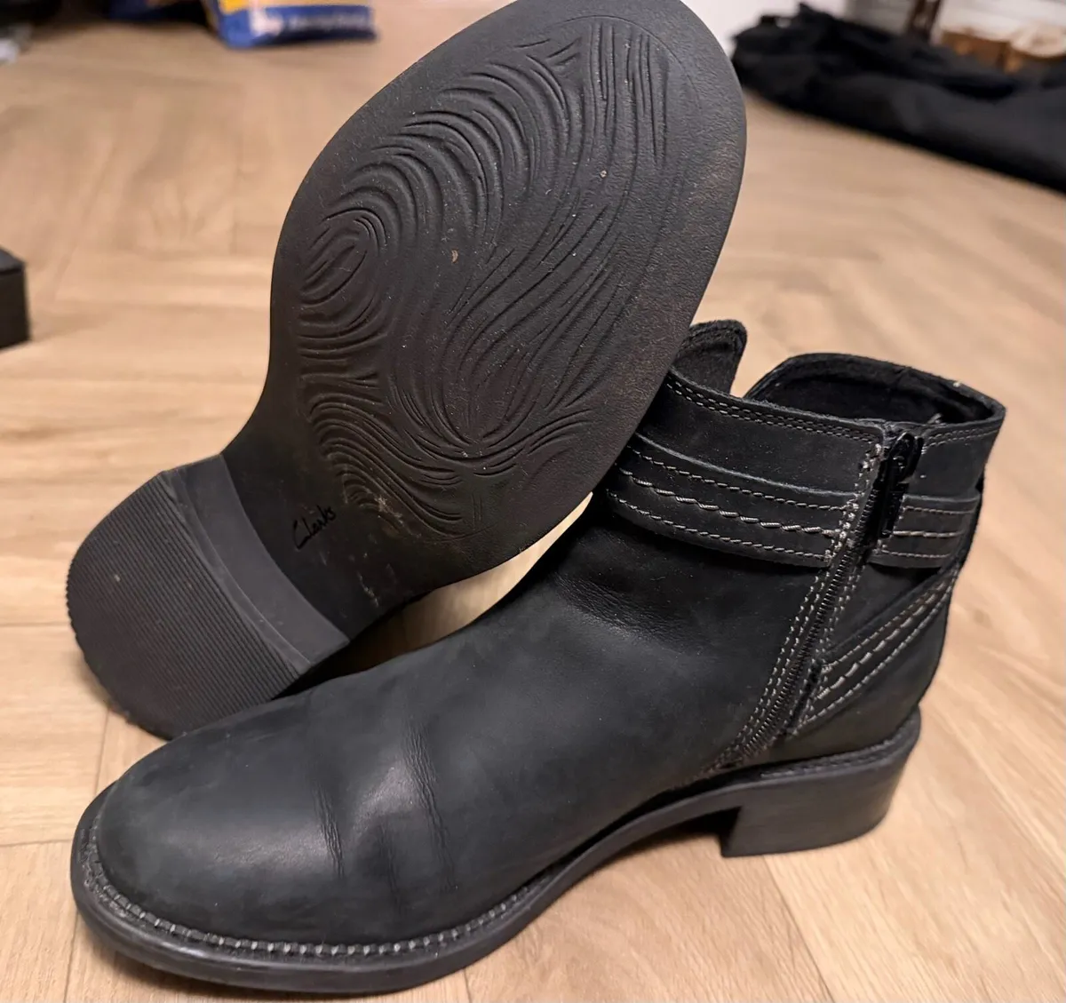 Clarks black leather boots - Image 2