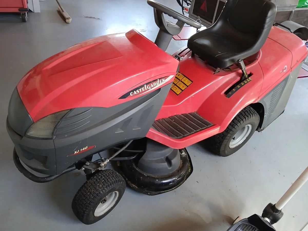 Castle Garden Ride on mower - Image 3
