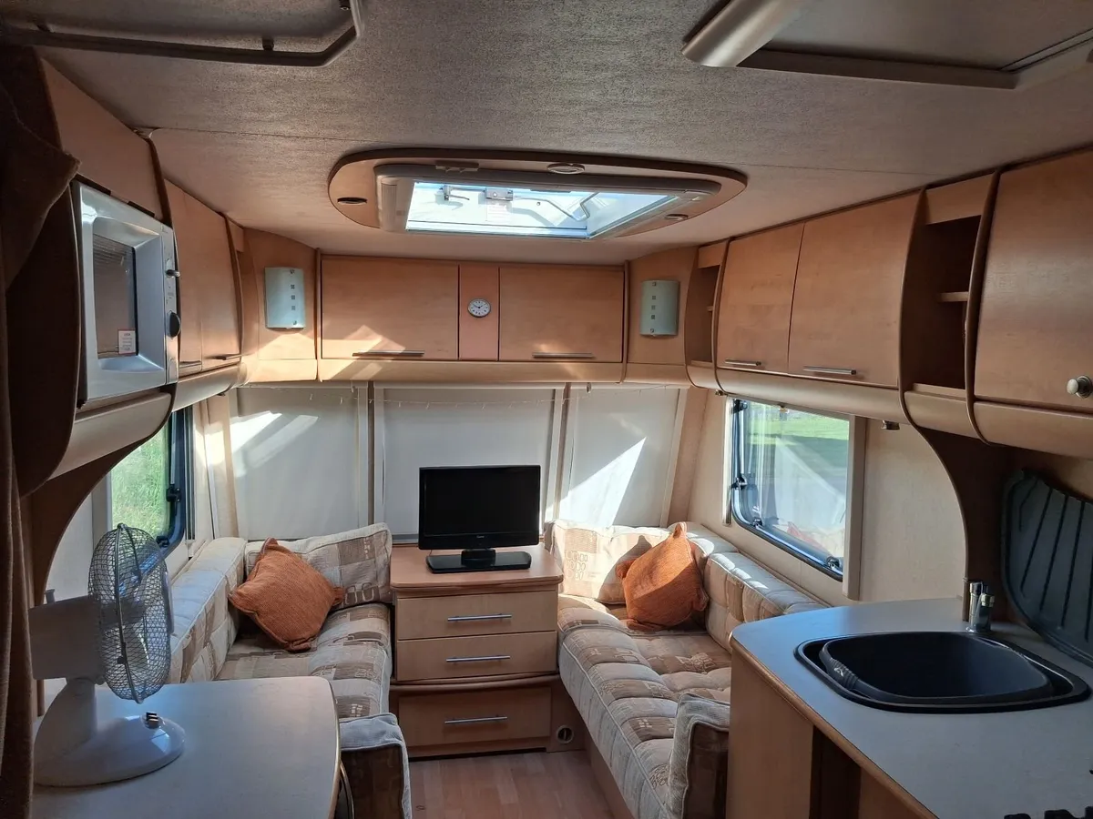 6 Berth Caravan - Image 4