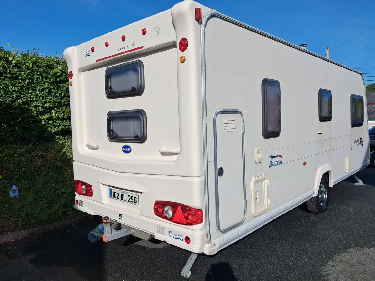 6 Berth Caravan - Image 3