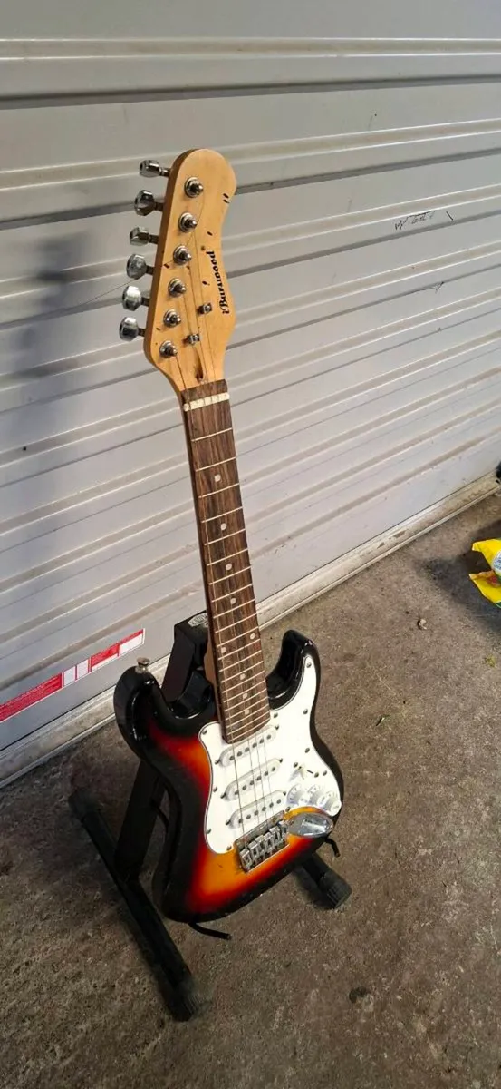 Burwood Electric Guitar 3/4 size - Image 3