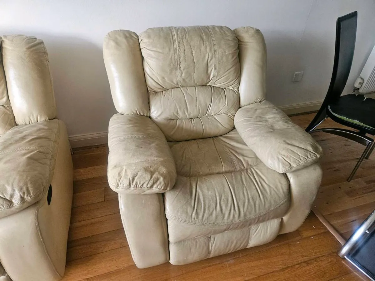 Four sofas - Image 2