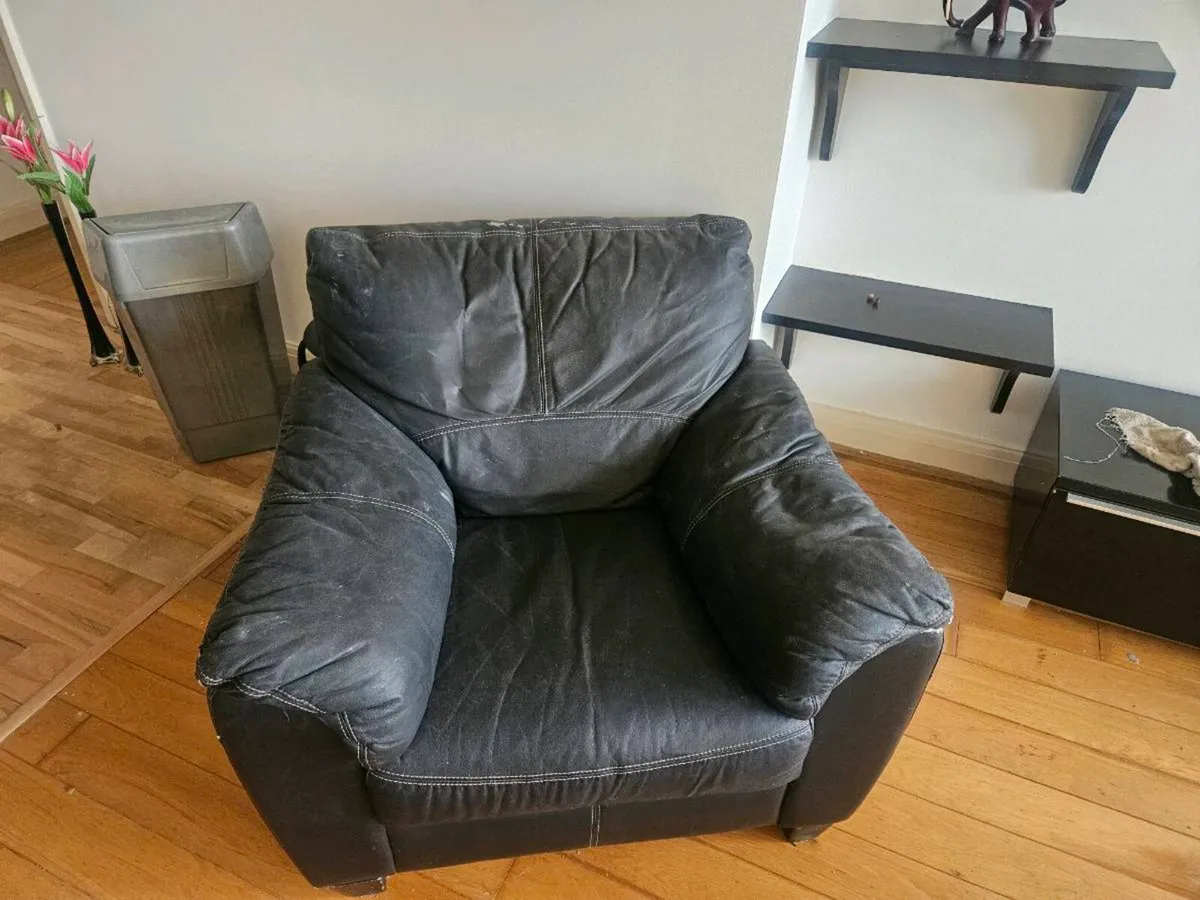 Four sofas - Image 3