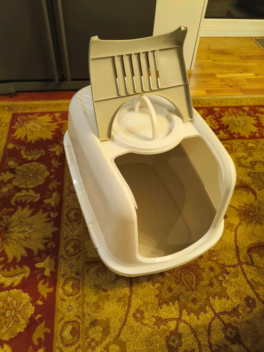 New cat litter box,not used - Image 1