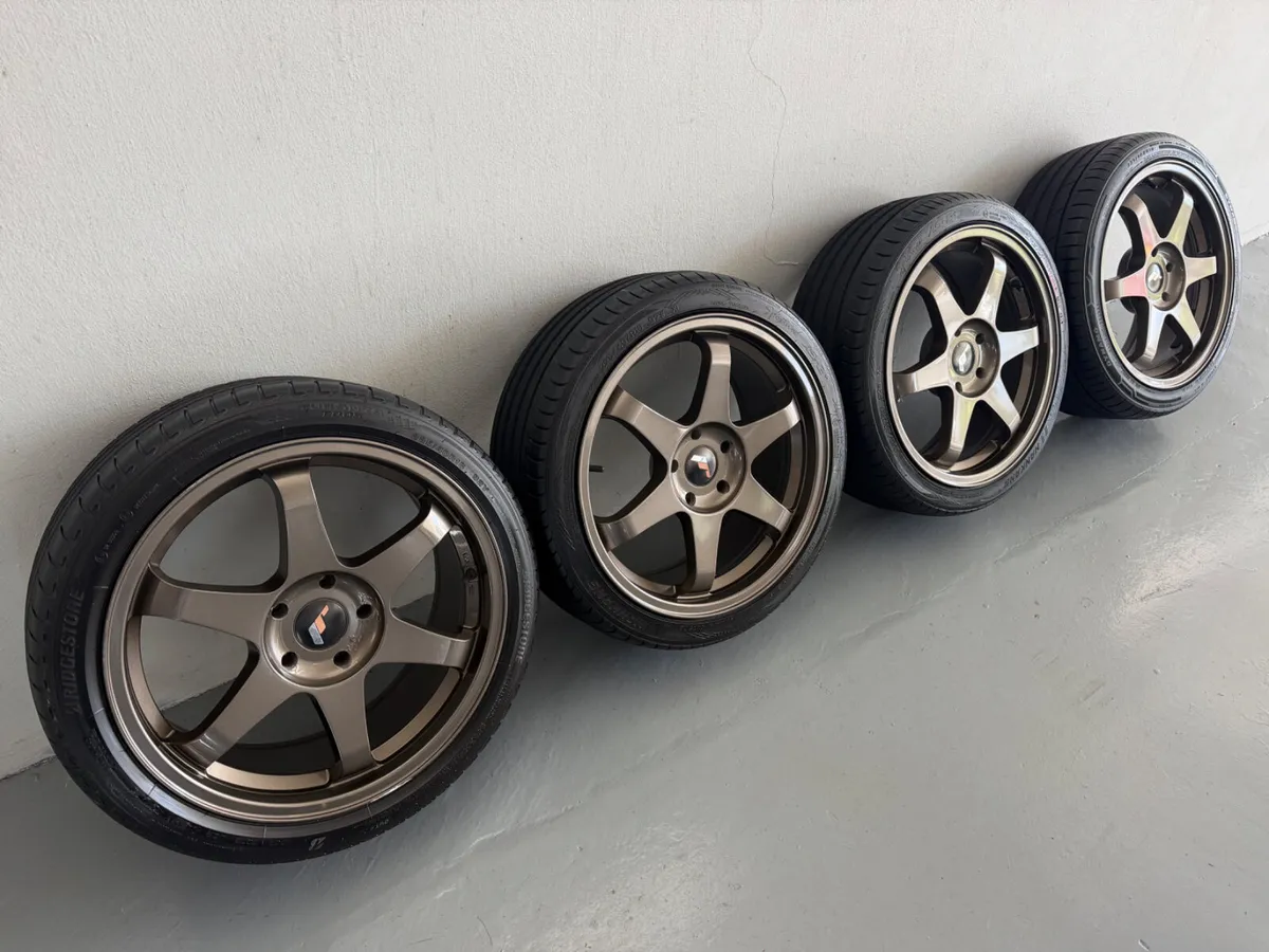 LEXUS IS200 ALLOYS & TYRES - Image 1