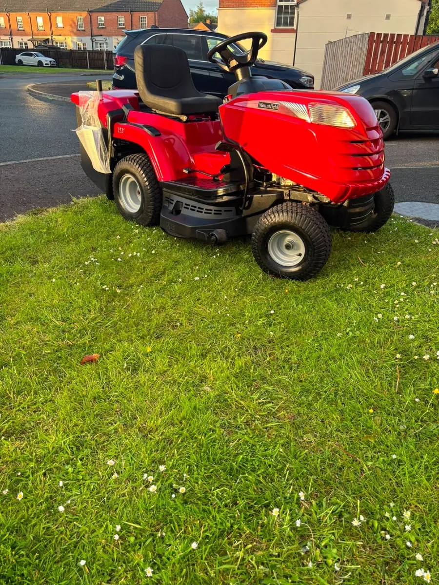 Mountfield ride on lawnmower - Image 2