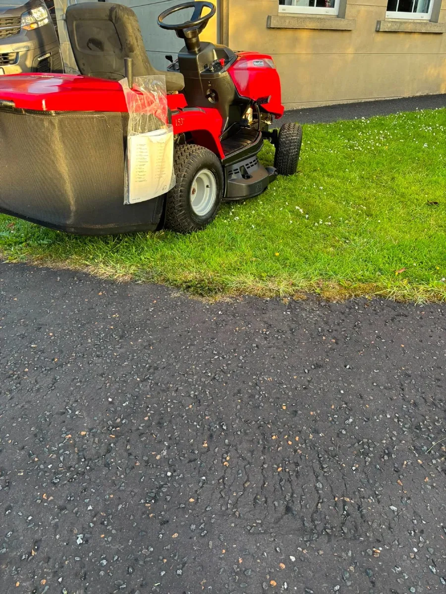 Mountfield ride on lawnmower - Image 4