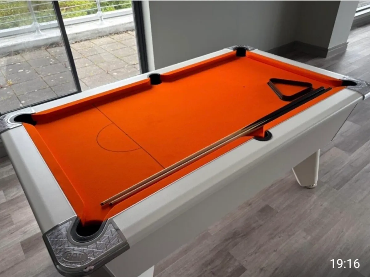 Pool table - Image 2