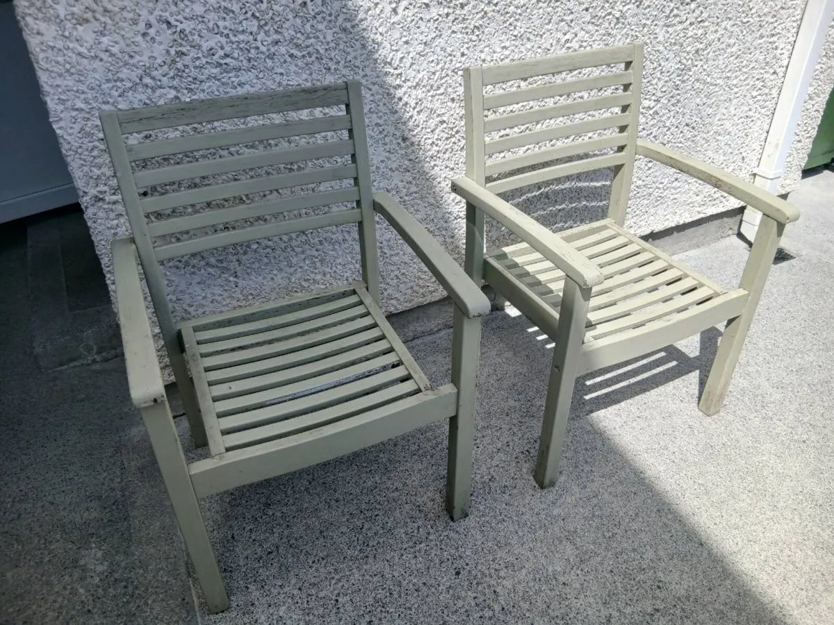 4 GARDEN CHAIRS - Image 1