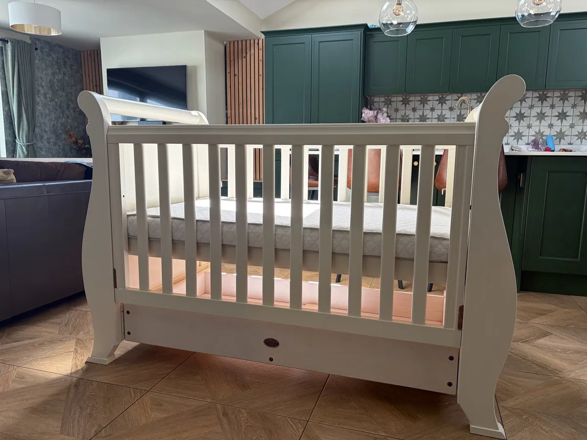 Boori sleigh cot bed - Image 1