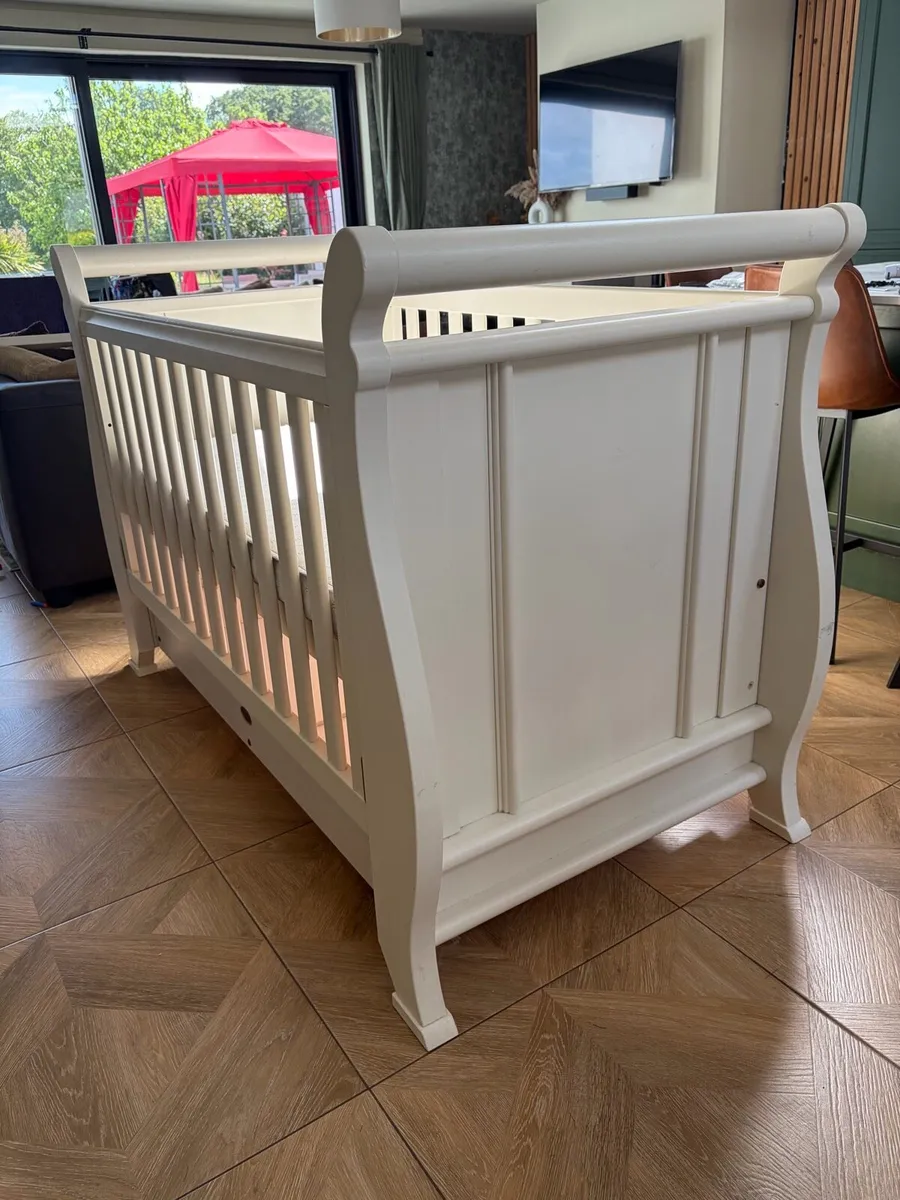 Boori sleigh cot bed - Image 2