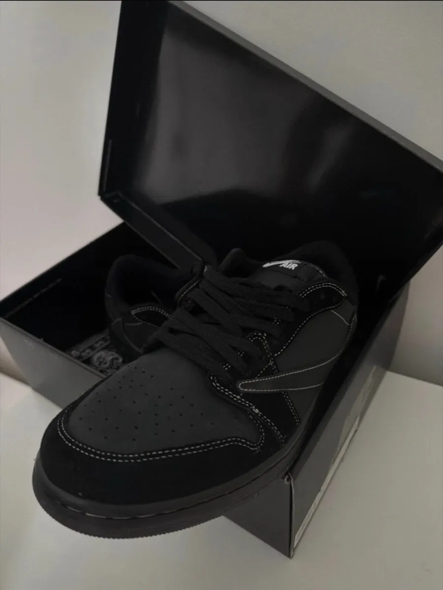 Jordan X Travjs Scott Air Jordan 1 Low OG - Image 2