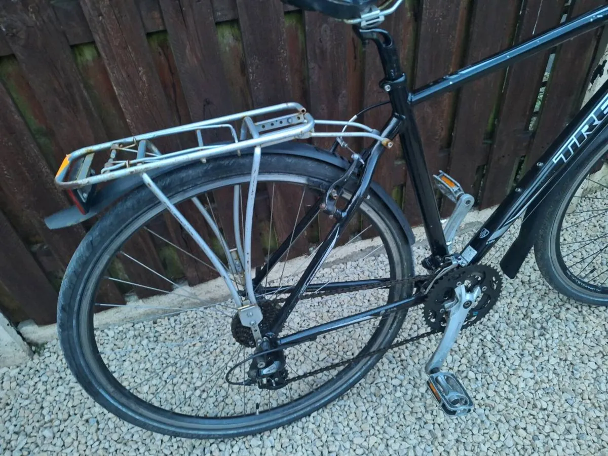Trek hybrid/commuter bike with a 20" alloy frame - Image 3