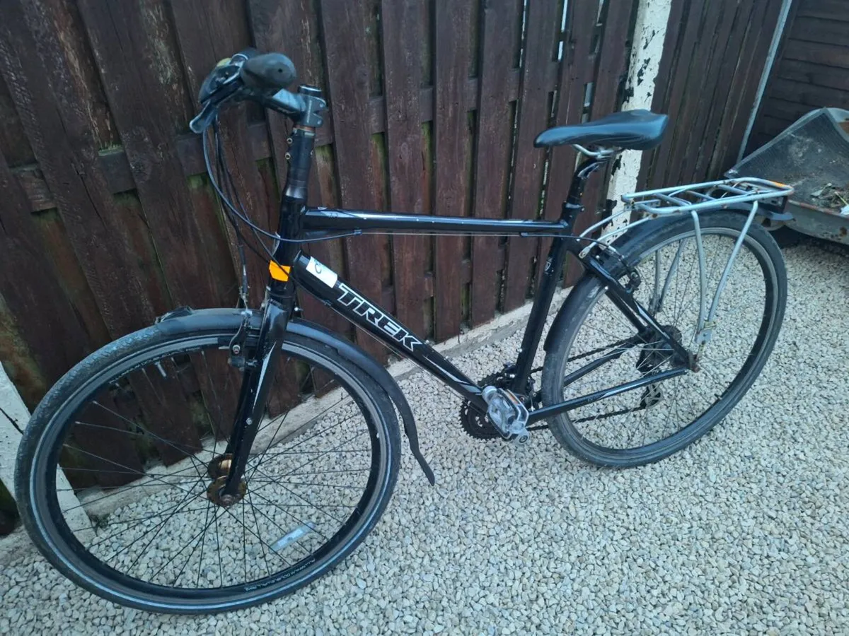 Trek hybrid/commuter bike with a 20" alloy frame - Image 4