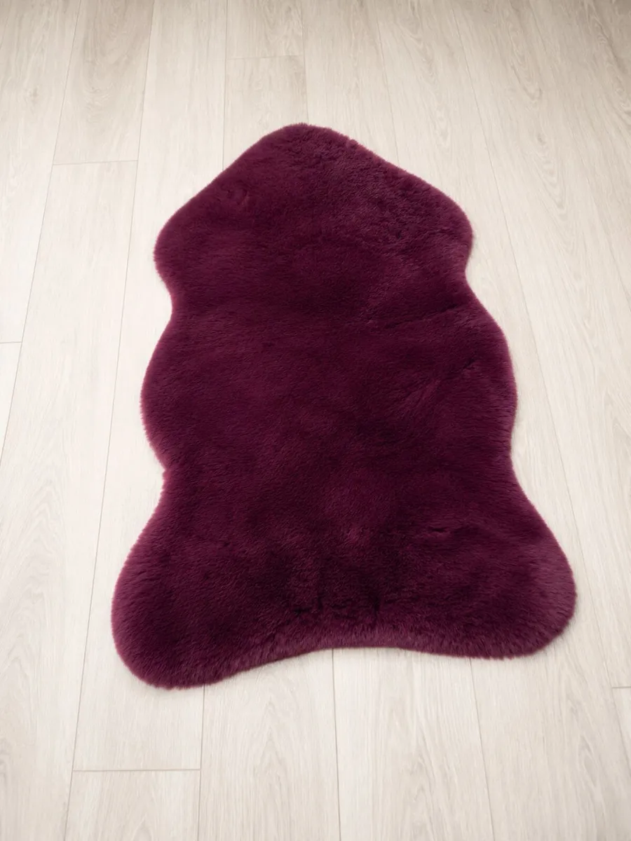 Burgundy rug - Image 1