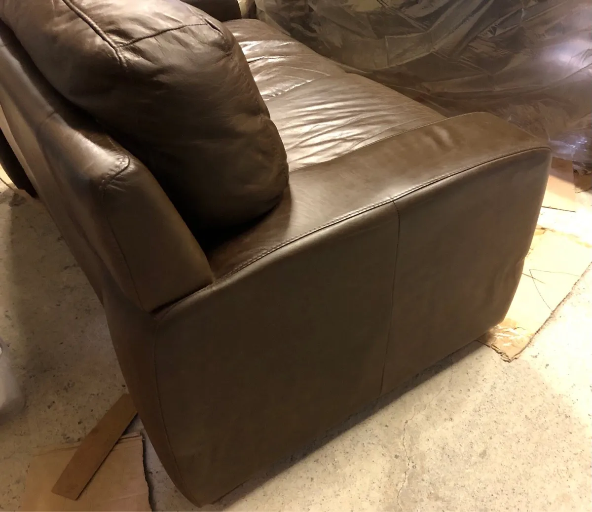 Leather sofa set. - Image 4