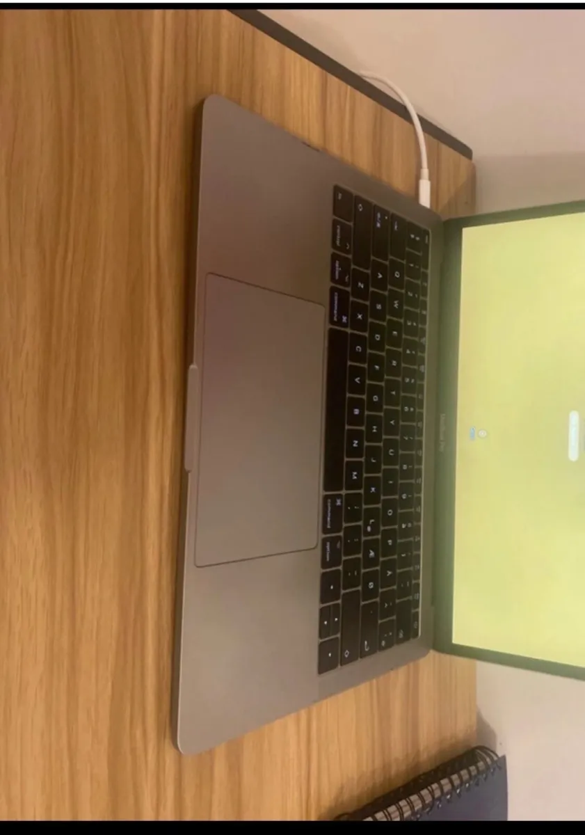 MacBook Pro 2017 refurbished - Image 2