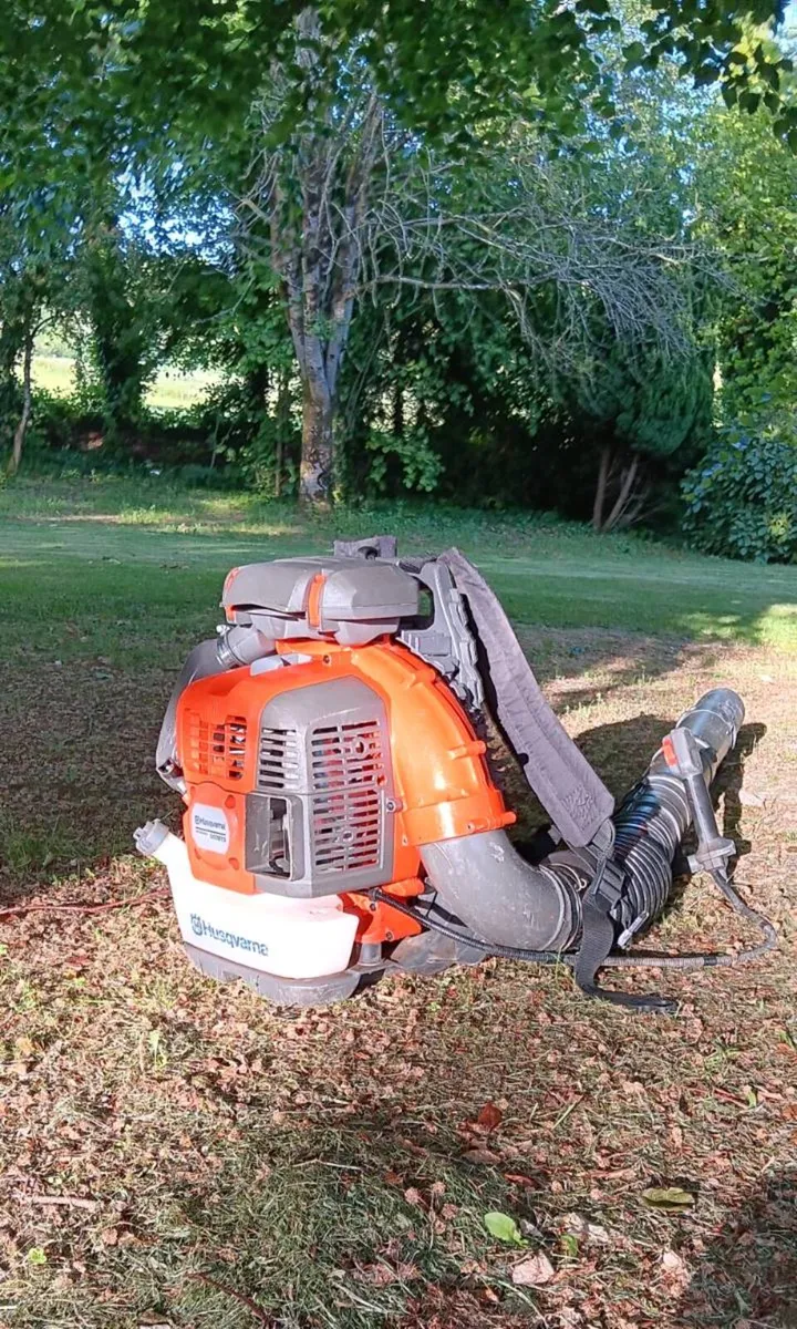 Husqvarna leaf blower - Image 1