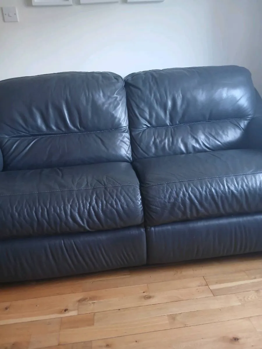 Leather couch - Image 1