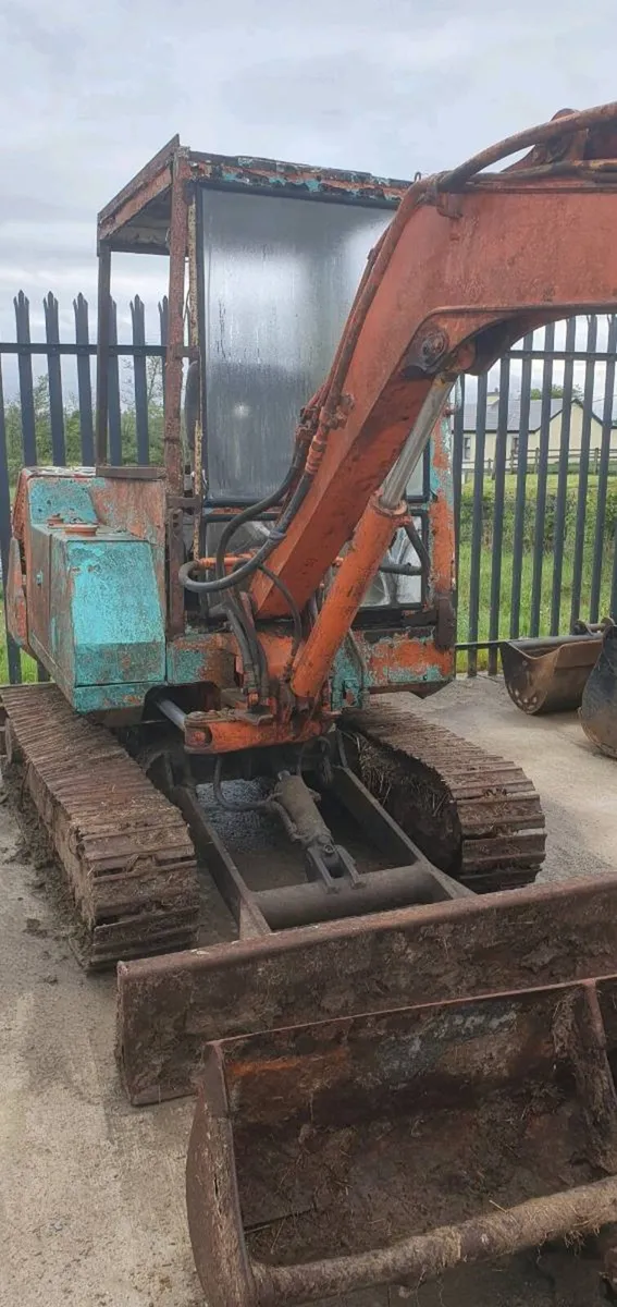 3 Ton Komatsu - Image 1