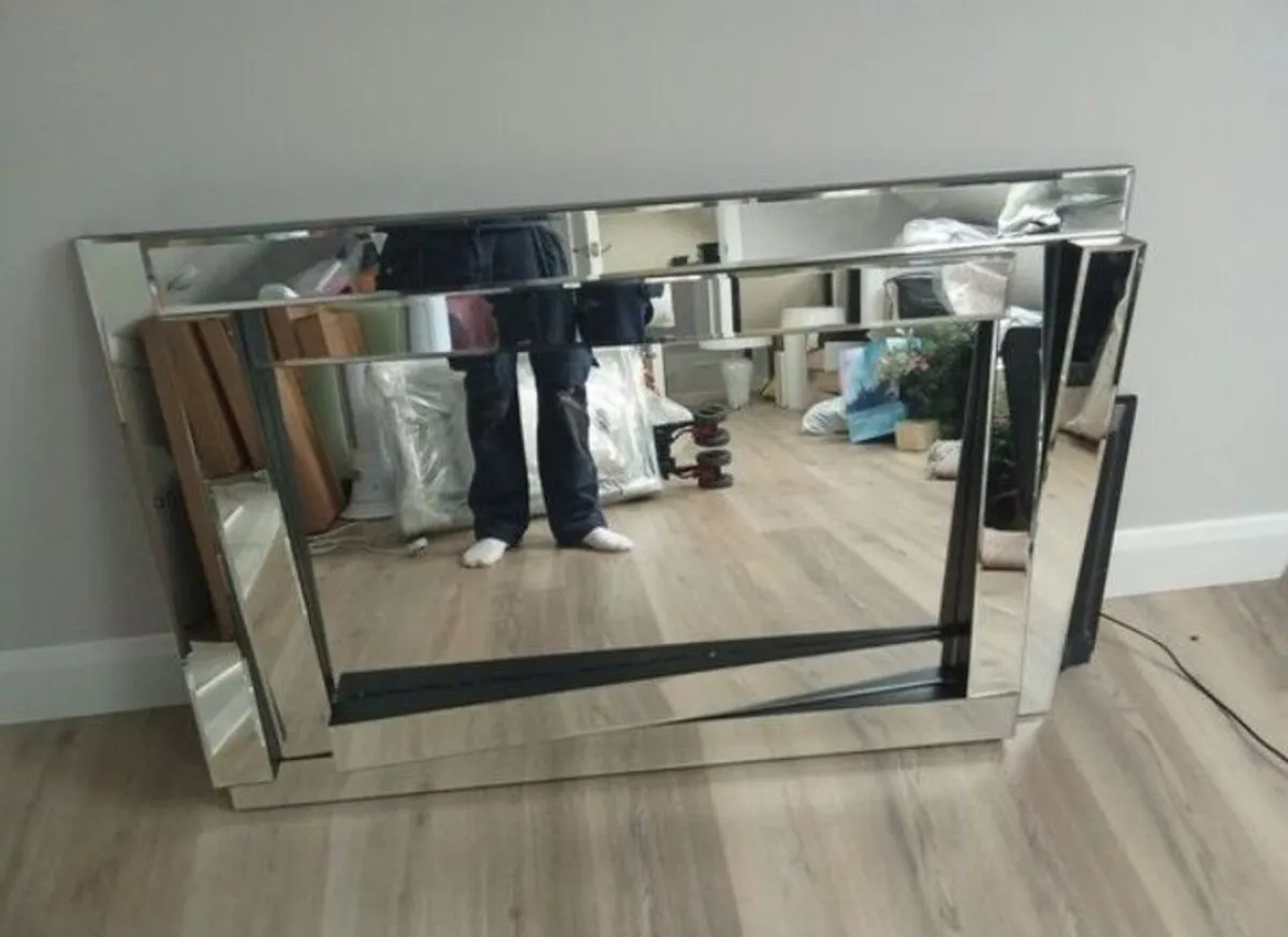 Large mirror - Image 1
