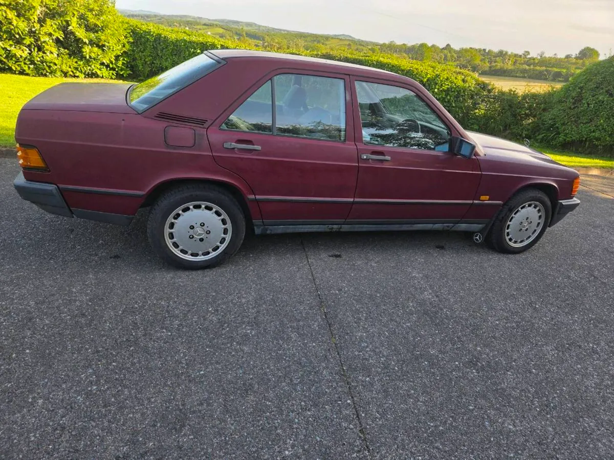 1988 190E Mercedes Benz - Image 4