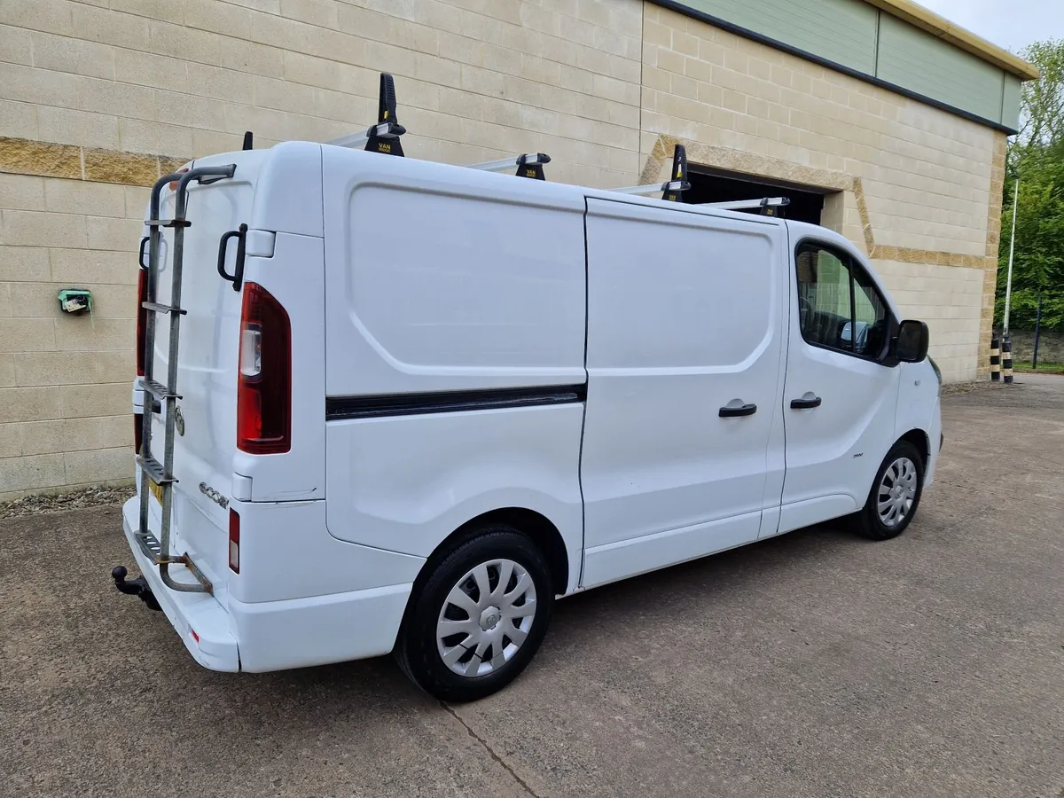 2017 Renault Trafic , Vivaro  SWB - Image 3