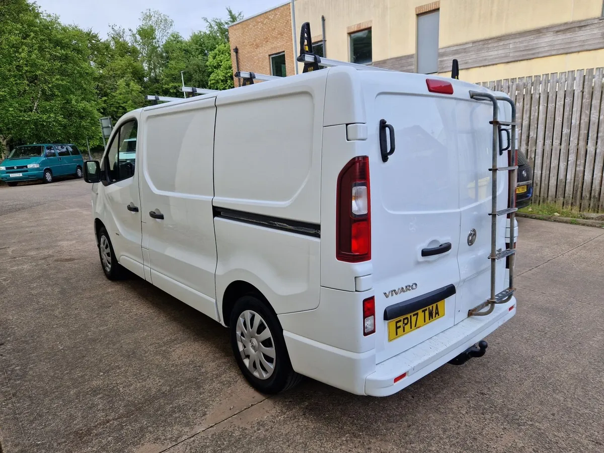 2017 Renault Trafic , Vivaro  SWB - Image 4
