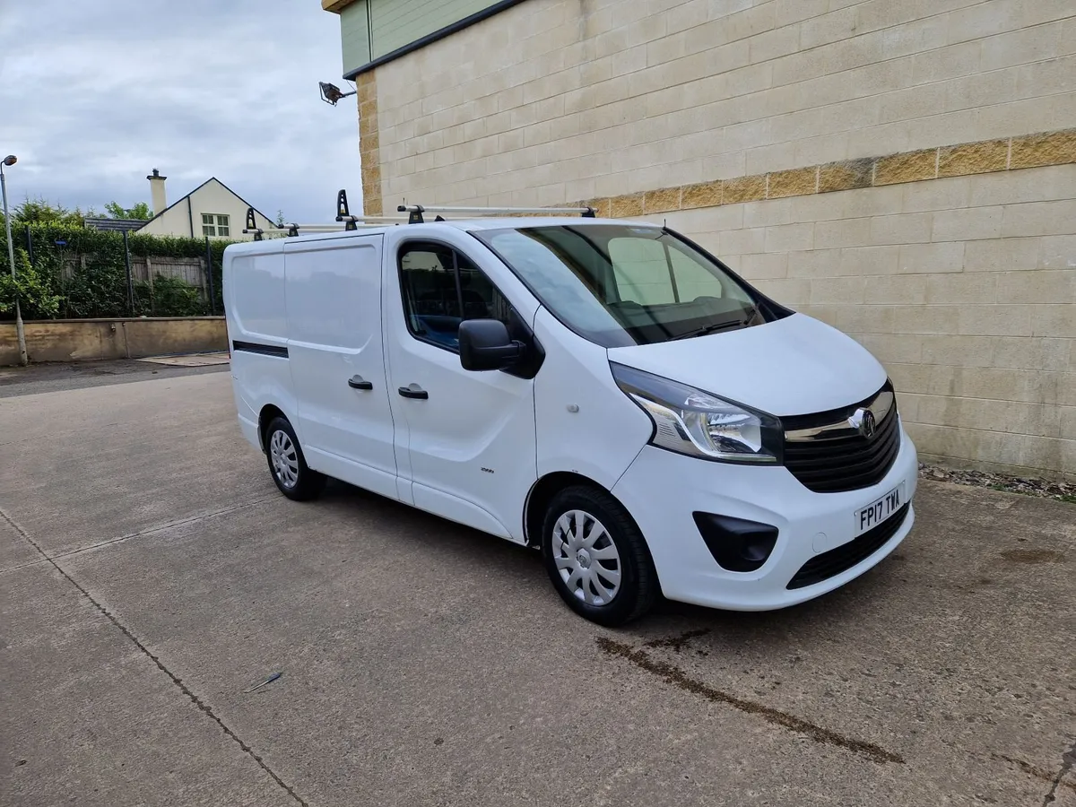 2017 Renault Trafic , Vivaro  SWB - Image 2