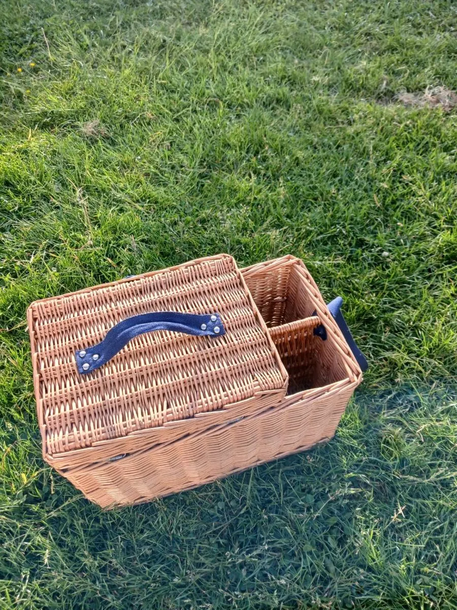 Picnic basket - Image 2
