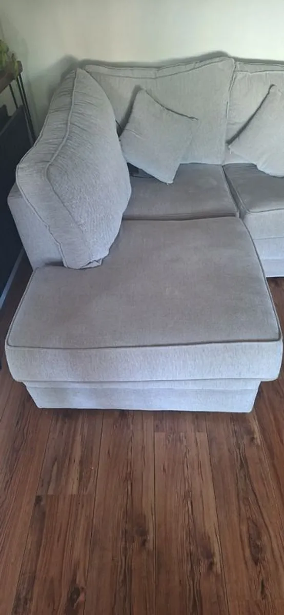 L shaped sofa - Image 2
