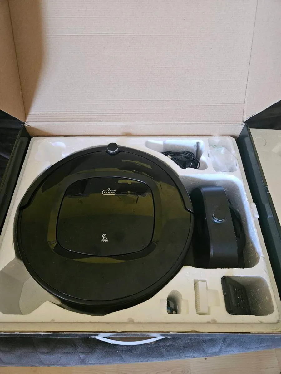 Robot vacuum cleaner for parts or repair. - Image 2